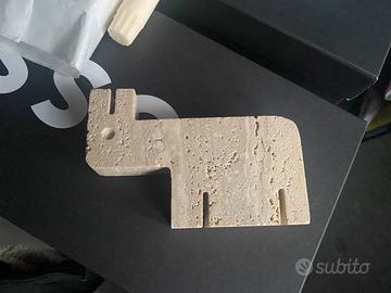 Fratelli Mannelli Enzo Mari travertino animale