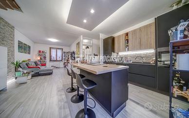 BILOCALE DUPLEX CON BOX IN ZONA CENTRALE