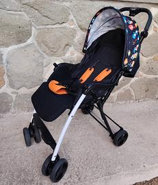 Passeggino leggero di marca Brevi