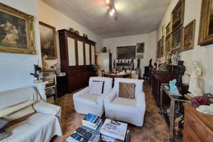 Casa indipendente di 220 m² con più di 5 locali a 