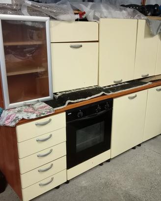 Cucina MT 2.60 più armadio Frigo 60cm lineare  