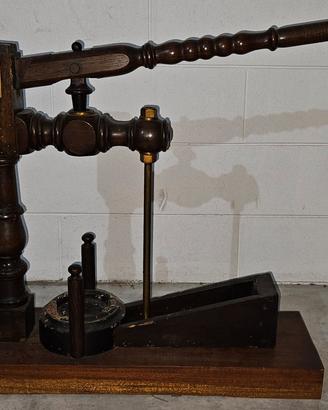 Tappa bottiglie in legno