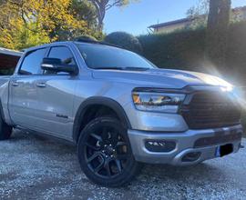 DODGE RAM 1500 LARAMIE night pack