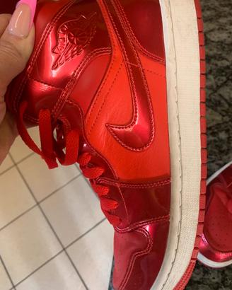 Jordan 1 Mid "Pomegranate
