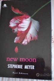Libro  "New moon"