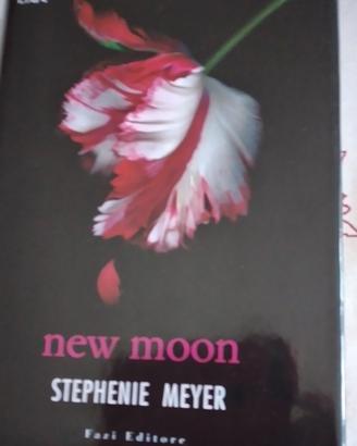 Libro  "New moon"