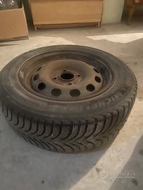 4 cerchi + 2 Gomme invernali con  195/65/15