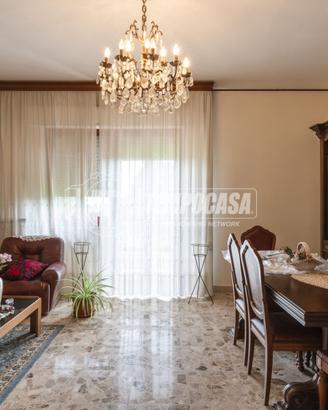 Quadrilocale con garage e cantina