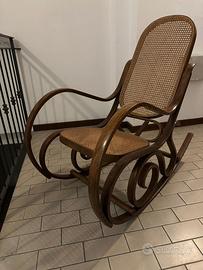Sedia a dondolo in legno thonet,paglia vienna