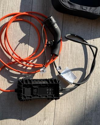 Caricatore 2.4 kw 10 A presa Shuko