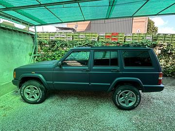 CHEROKEE XJ anno 2000
