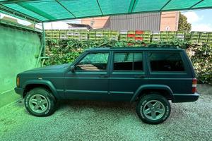 CHEROKEE XJ anno 2000