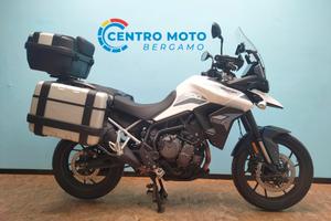 Triumph Tiger 900 GT PRO con tris borse originali