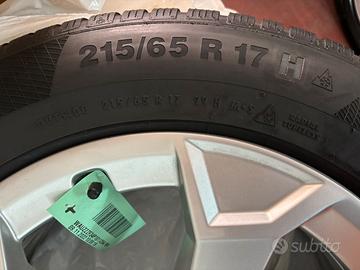 4 Pneumatici invernali NUOVI, 215/65 R17 + cerchi