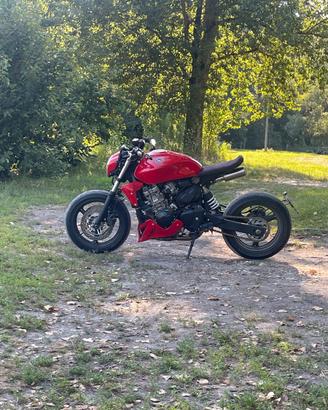Honda Hornet 600 special cafe racer Custom