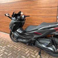 Honda forza 350 deluxe