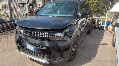 Fiat Grande Panda 1.2 Hybrid 110 CV S&S La Prima