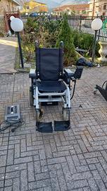 Carrozzina e girello per disabili