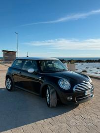 Mini Cooper D 2000 diesel cambio automatico