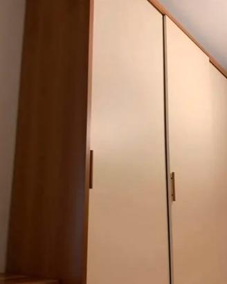 Armadio a tre ante scorrevoli