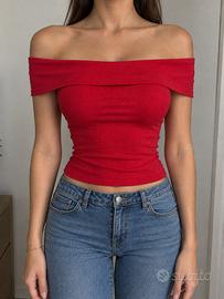 Top rosso stradivarius con spalle scoperte S