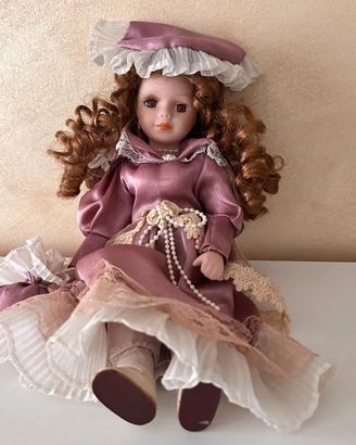 Bambola da collezione in porcellana
