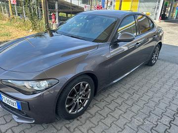 Alfa Romeo Giulia 2.2 Turbodiesel 150 CV AT8 Busin