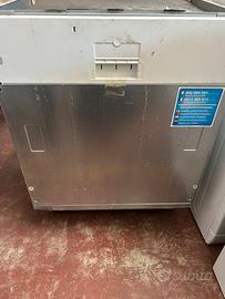 Lavastoviglie Indesit