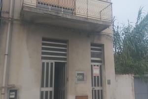 Venetico, semindipendente con terrazzo e giardino