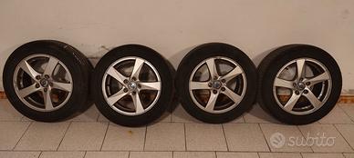 Gomme con cerchi 215/55 r 16