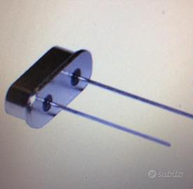 QUARZI VARIE FREQUENZE STOCK o 0,30 a pz.