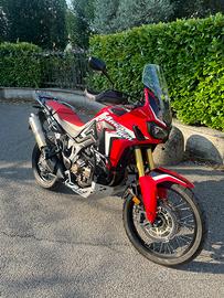 Africa Twin CRF1000L DCT Rally Red