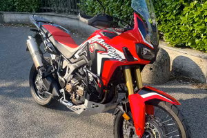 Africa Twin CRF1000L DCT Rally Red