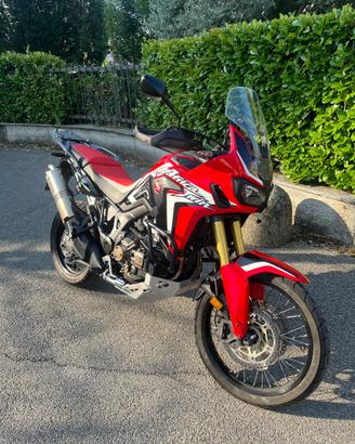 Africa Twin CRF1000L DCT Rally Red