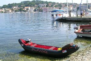 Canoa Grabner modello Outside con motore