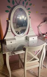 Scrivania tavolo da trucco.