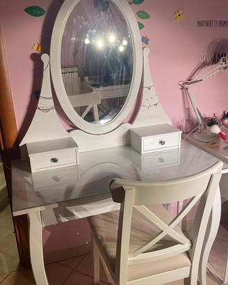 Scrivania tavolo da trucco.