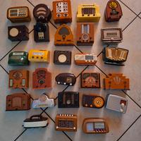 Radio d'epoca in miniatura