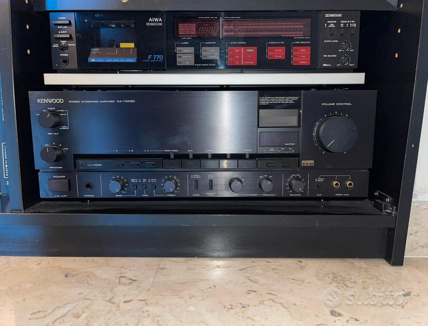 Vettore Boombox Anni '80 Boombox Per Lettore CD Retrò Stile Classico