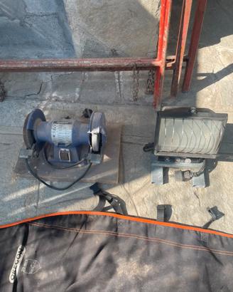 Mola da banco + faro cantiere