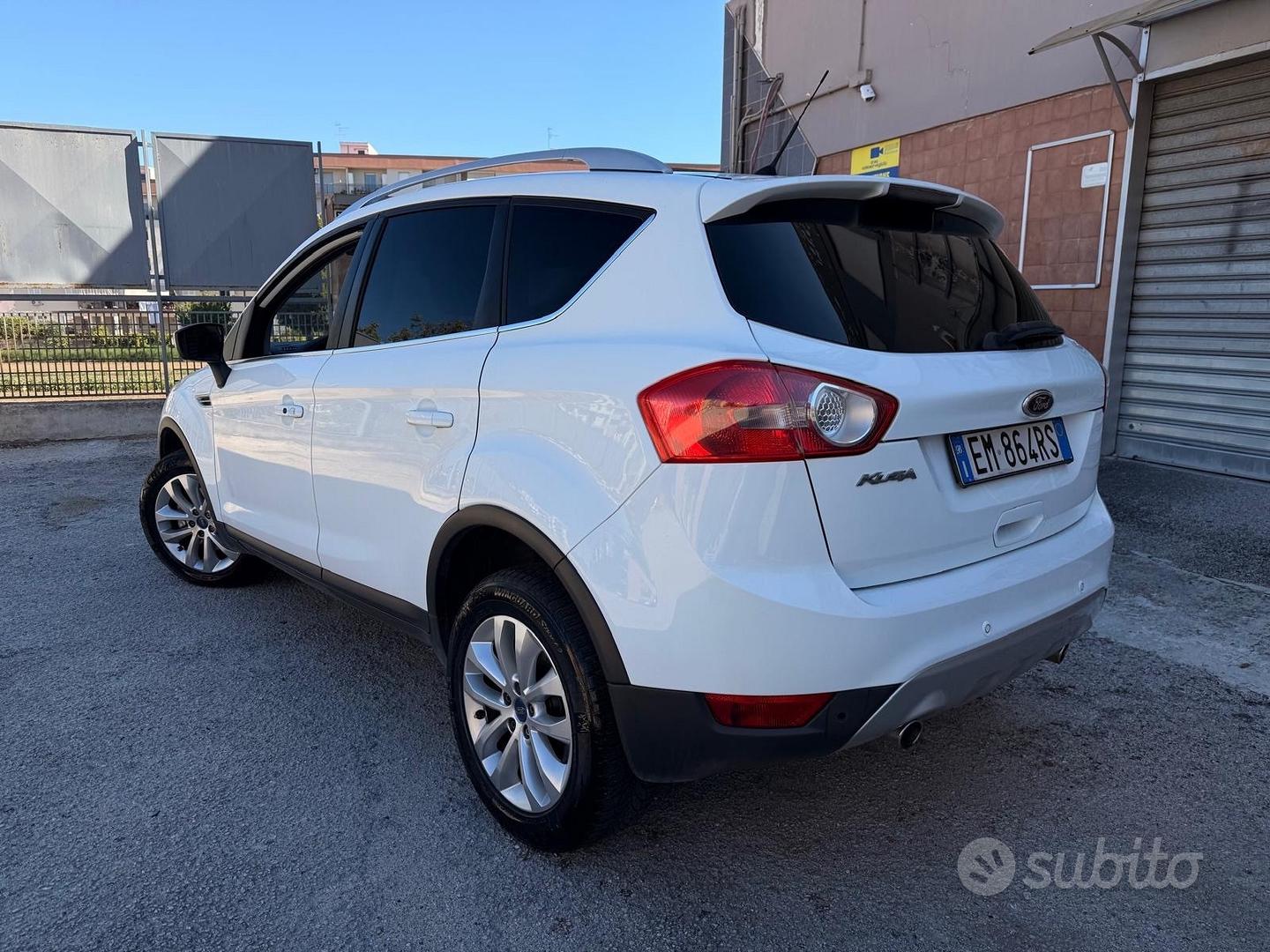 Ford Kuga 2012 photo 2