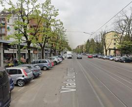 NEGOZIO A MILANO
