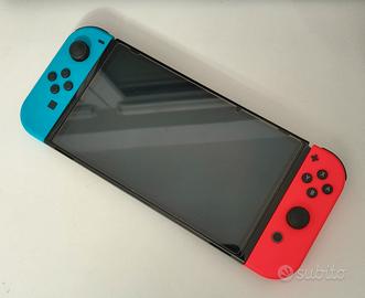 Nintendo Switch oled + custodia + accessori