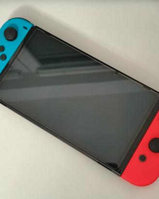 Nintendo Switch oled + custodia + accessori