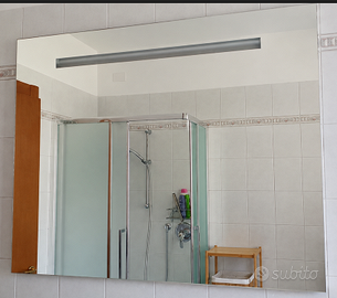 Specchio bagno con illuminazione led