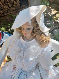bambola porcellana con abito da sposa