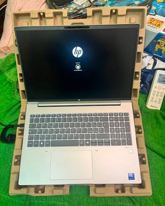 NUOVO HP ProBook 460 G11 155U/16GB/512GB  GARANZIA