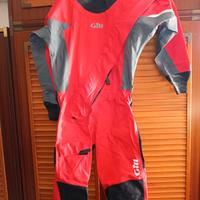 Muta sub stagna da ragazzino