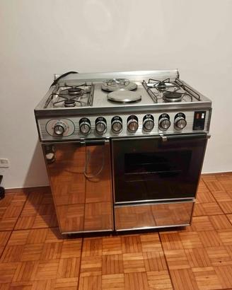 STUFA A GAS CON FORNO