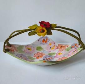 Cestino in maiolica con manici in pannolenci